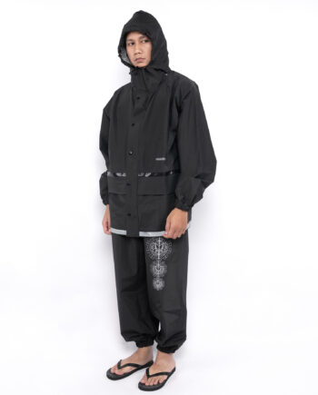 JAS HUJAN RAIN COAT TEBAL CASUAL SIMPLE PRIA WANITA HITAM ORIGINAL MATERNAL DISASTER | NAOCHOV
