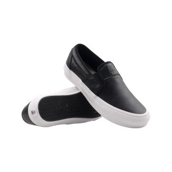 SEPATU SLIP ON SEMI LEATHER LOKAL BRAND CASUAL SIMPLE PRIA HITAM ORIGINAL MATERNAL DISASTER | CRUST 2 LBW
